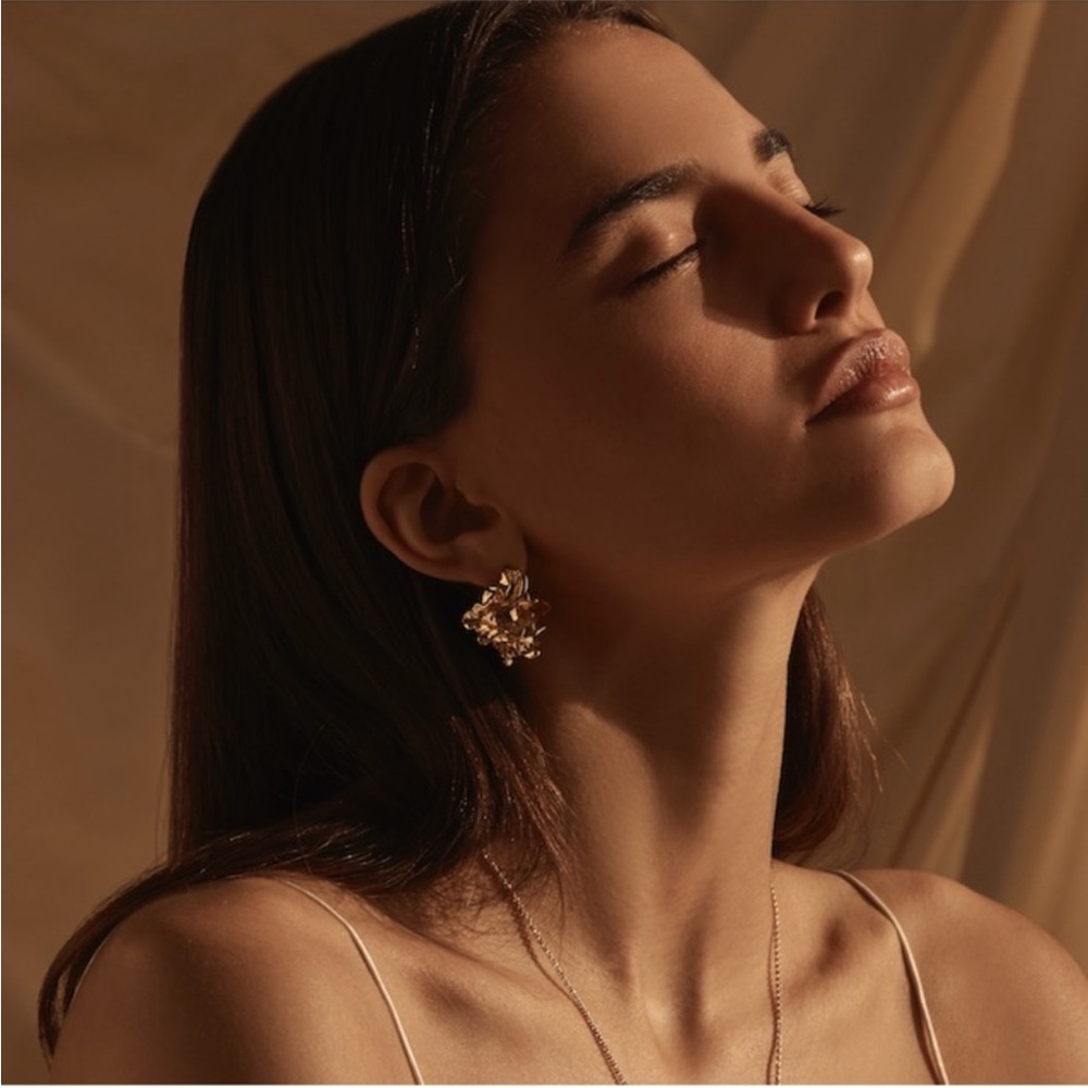 Amber Sceats Reese Earrings 24 k gold plating - Picture 2 of 16